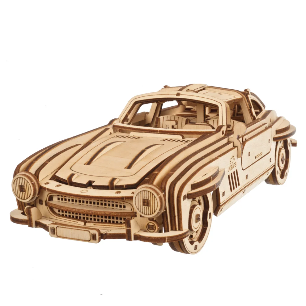 Maquette de coupé sport en bois à construire